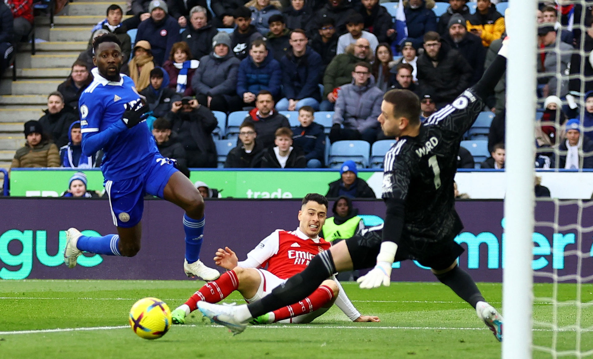 欧冠附加赛占先机！尤文2-1埃因霍温 麦肯尼破门姆班古拉替补制胜